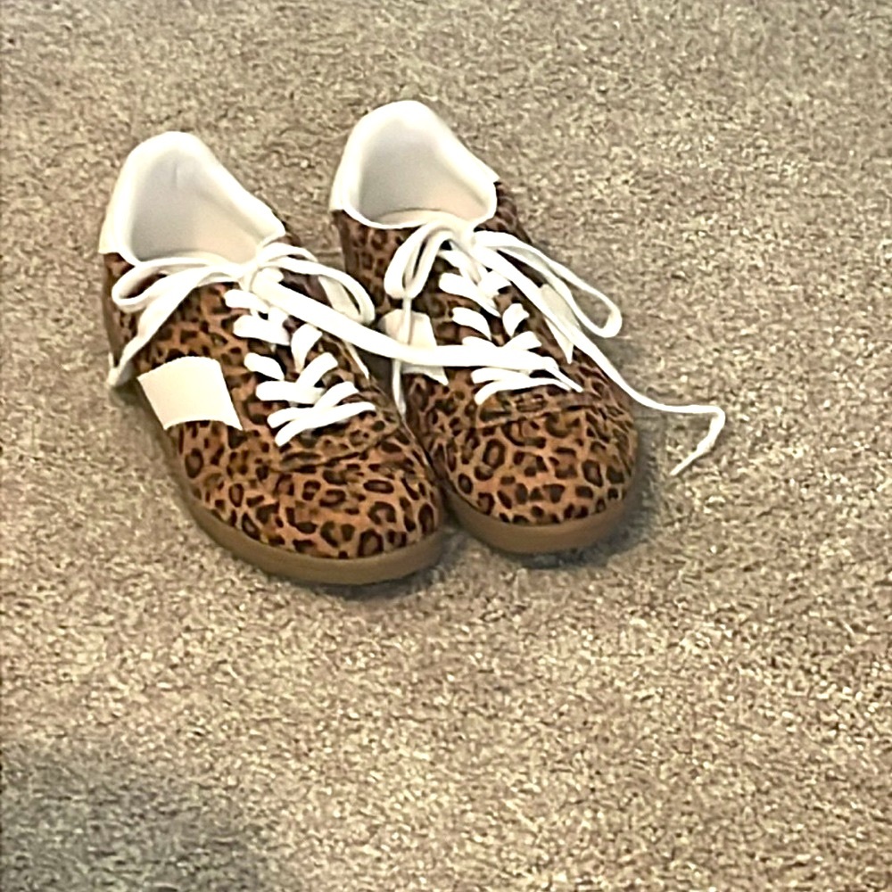 Leopard brown and white print tennis shoes size 11 new